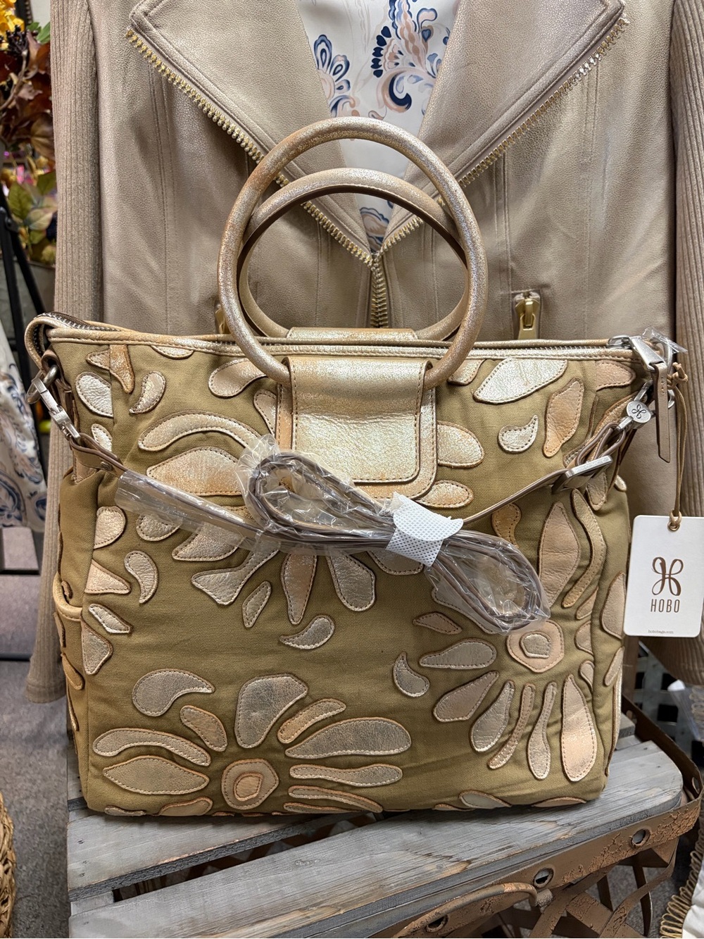HOBO Sheila Large Satchel Saddle Stardust - Picture 3 of 4